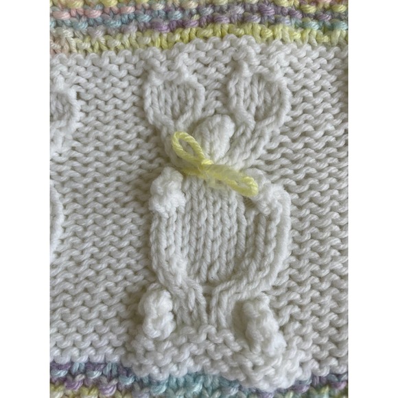 handmade crocheted neutral baby blanket - Picture 3 of 3